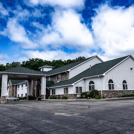 Savanna Inn & Suites Buitenkant foto