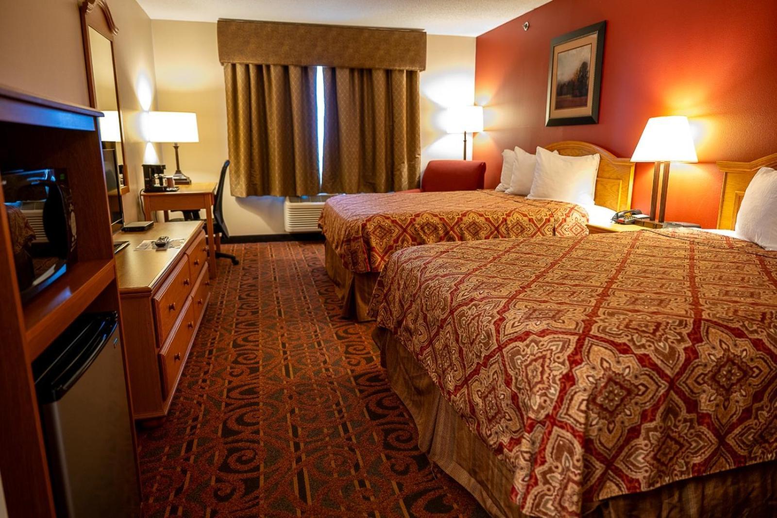 Savanna Inn & Suites Buitenkant foto