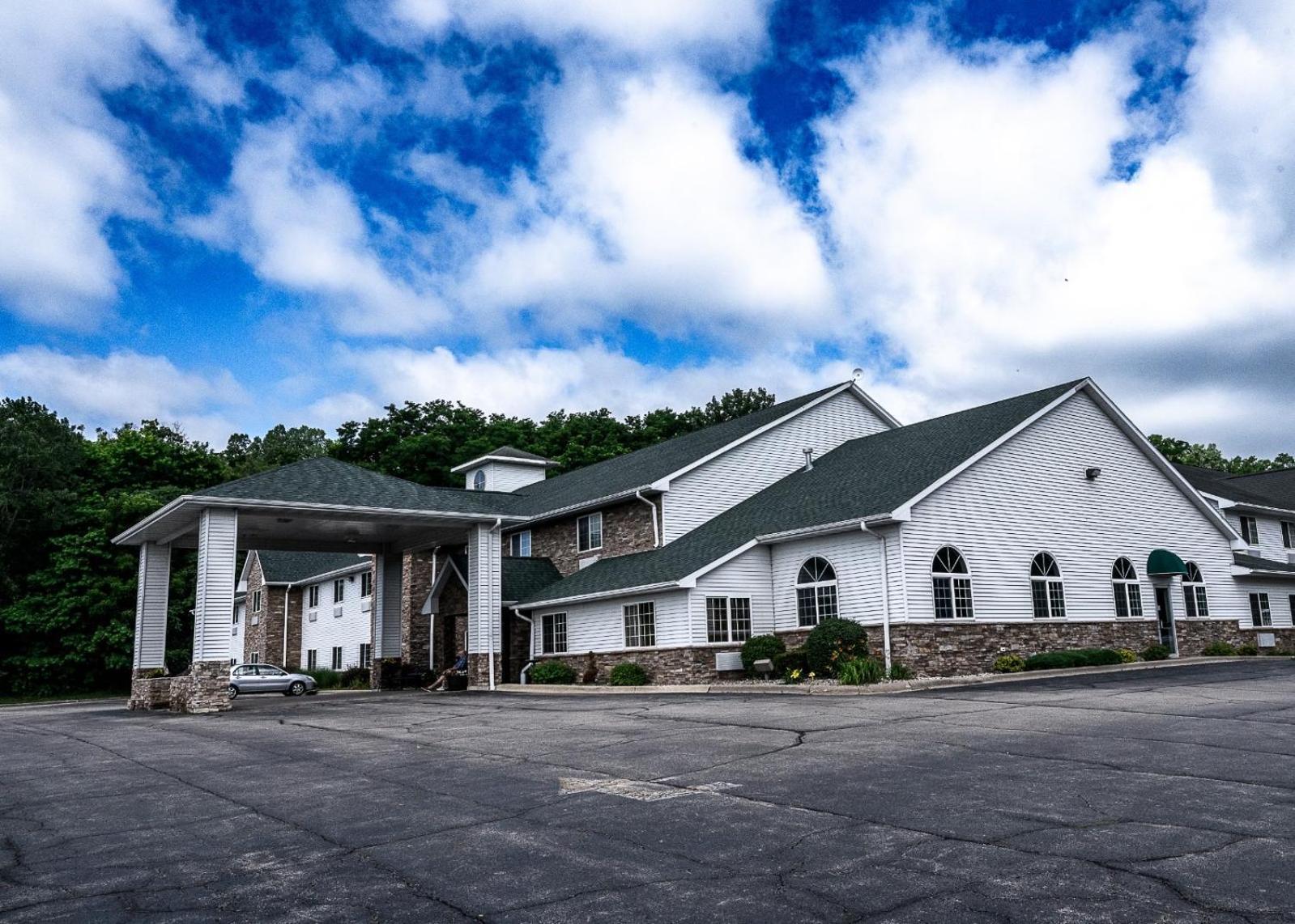 Savanna Inn & Suites Buitenkant foto