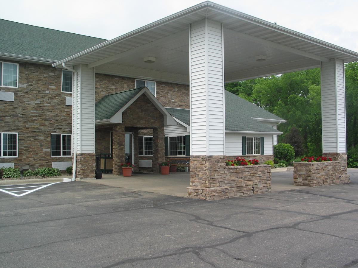 Savanna Inn & Suites Buitenkant foto