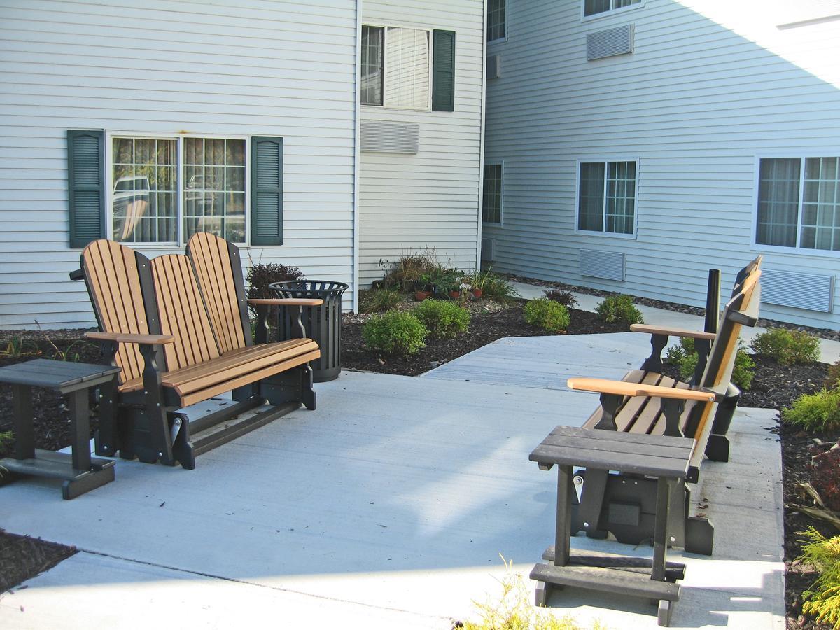 Savanna Inn & Suites Buitenkant foto