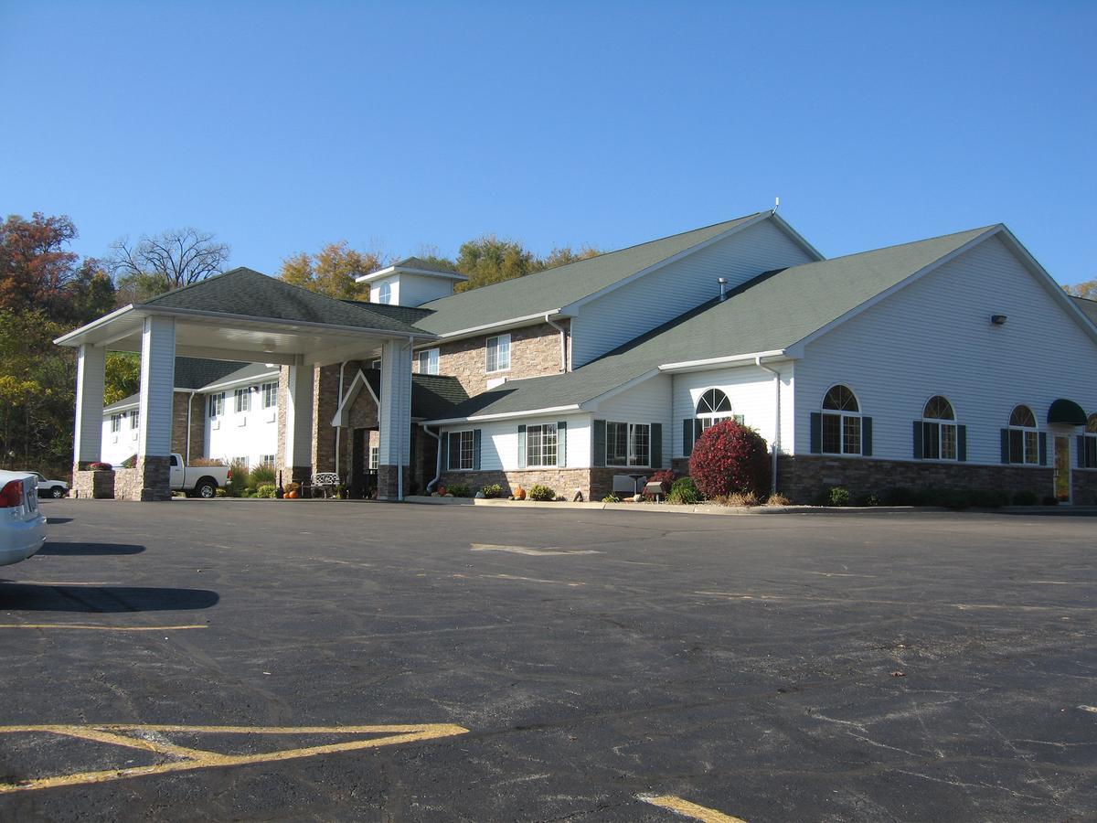 Savanna Inn & Suites Buitenkant foto