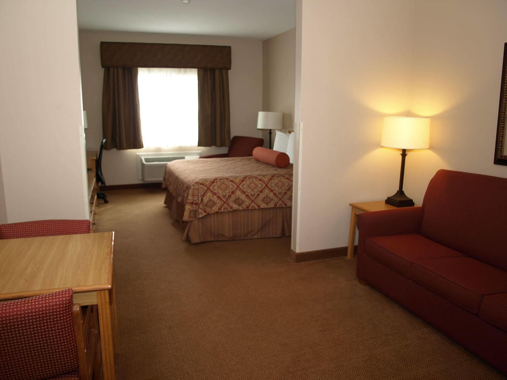 Savanna Inn & Suites Buitenkant foto