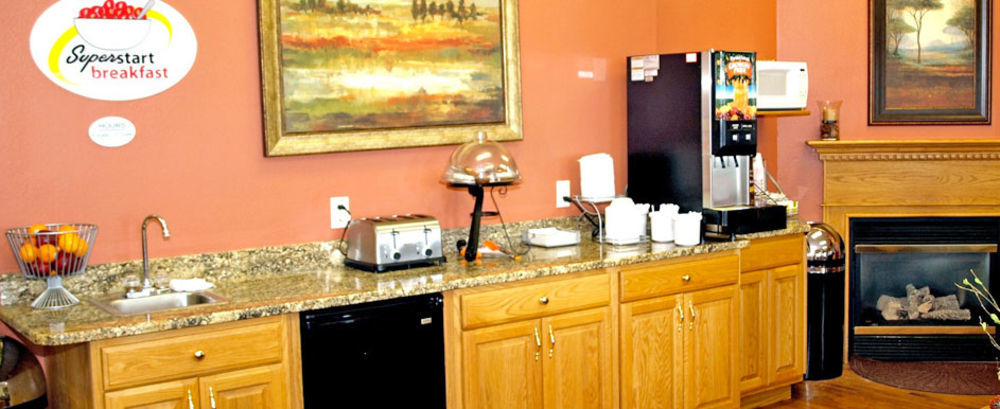 Savanna Inn & Suites Buitenkant foto