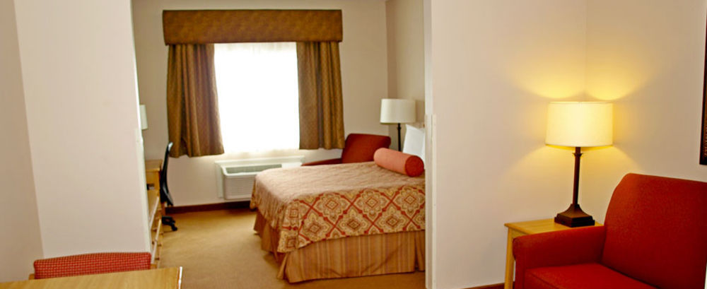 Savanna Inn & Suites Buitenkant foto